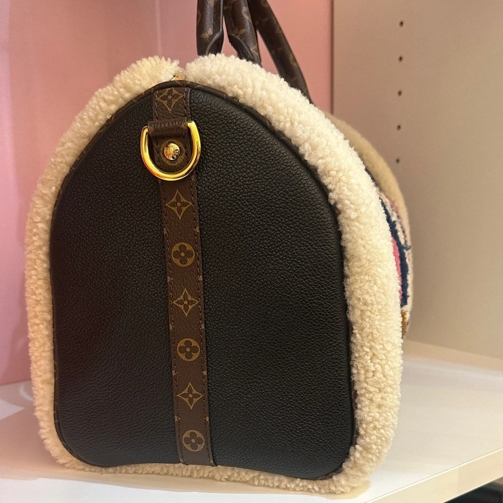 Louis Vuitton Speedy 30 Bandouliere Leather & Monogram Teddy Shearling- Black - Picture 5 of 14